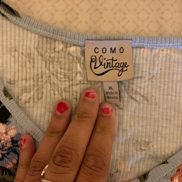 Floral top - Picture 2 of 2